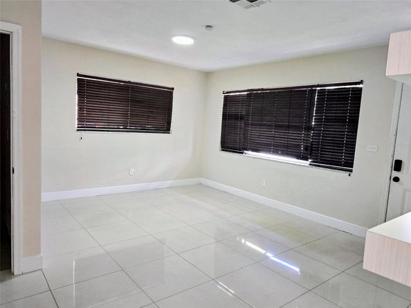 18422 NW 42nd Ct, Miami Gardens FL 33055