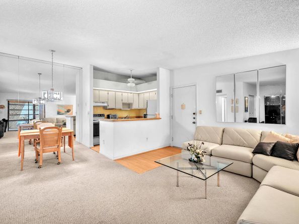 10419 E Clairmont Cir 205, Fort Lauderdale FL 33321