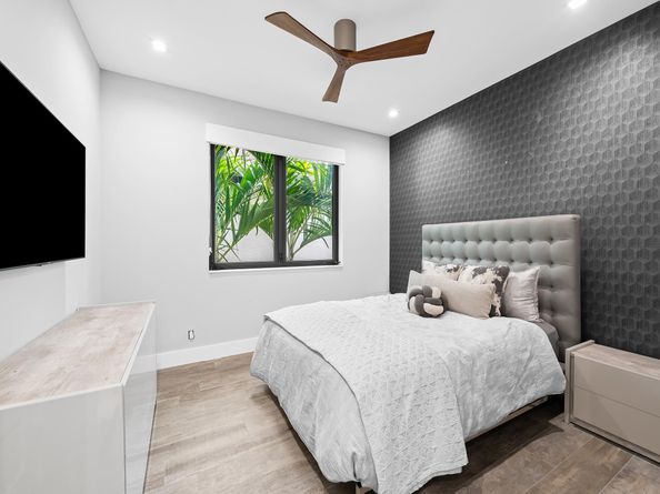 1415 NE 6TH St, Fort Lauderdale FL 33304