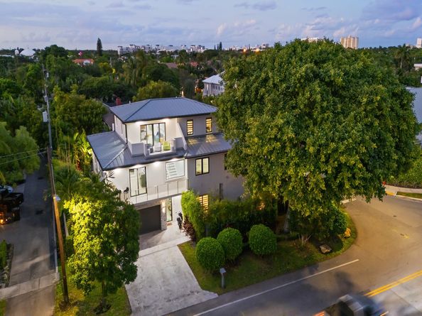 1415 NE 6TH St, Fort Lauderdale FL 33304