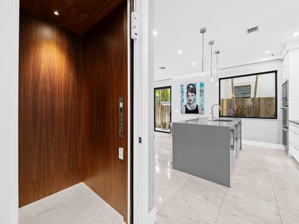 1415 NE 6TH St, Fort Lauderdale FL 33304