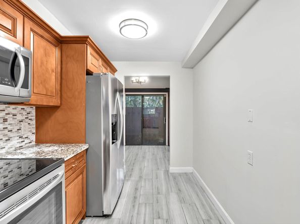 4182 S Pine Island Rd, Davie FL 33328