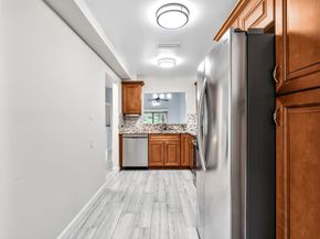 4182 S Pine Island Rd, Davie FL 33328