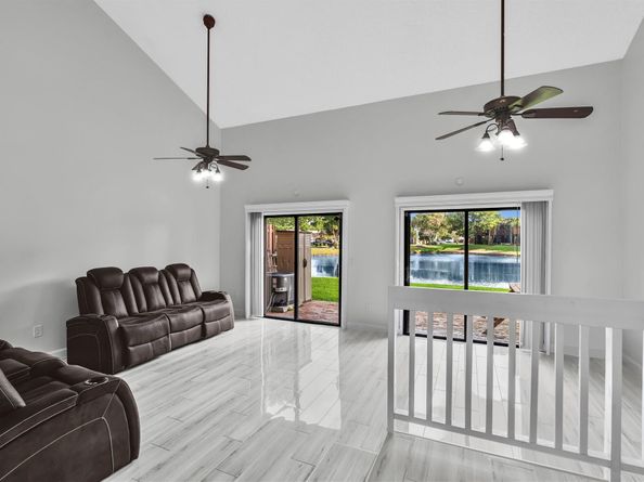 4182 S Pine Island Rd, Davie FL 33328