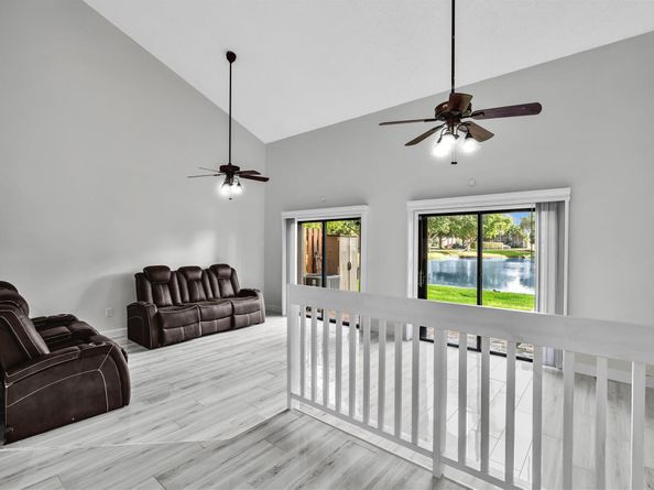 4182 S Pine Island Rd, Davie FL 33328