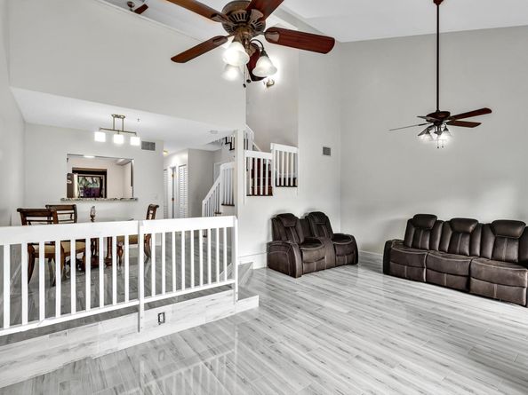 4182 S Pine Island Rd, Davie FL 33328