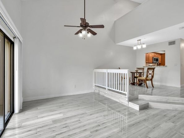 4182 S Pine Island Rd, Davie FL 33328