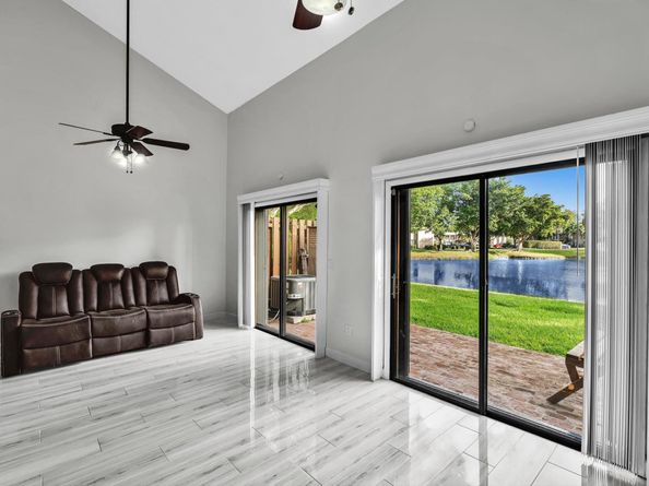 4182 S Pine Island Rd, Davie FL 33328