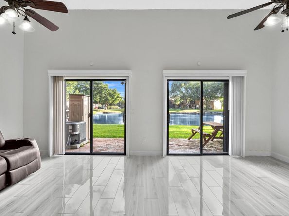 4182 S Pine Island Rd, Davie FL 33328