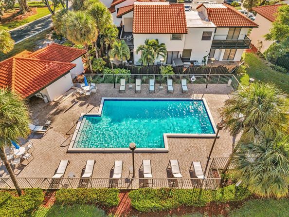 4182 S Pine Island Rd, Davie FL 33328