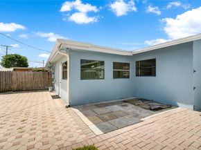 216-218 NE 9th Ave, Deerfield Beach FL 33441