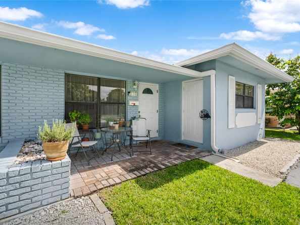 216-218 NE 9th Ave, Deerfield Beach FL 33441