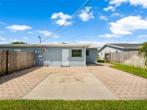 216-218 NE 9th Ave, Deerfield Beach FL 33441