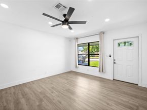 216-218 NE 9th Ave, Deerfield Beach FL 33441