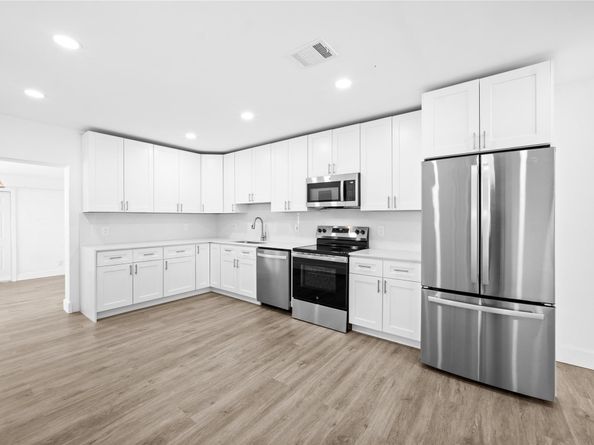 216-218 NE 9th Ave, Deerfield Beach FL 33441