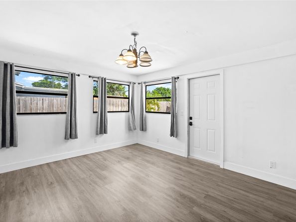 216-218 NE 9th Ave, Deerfield Beach FL 33441