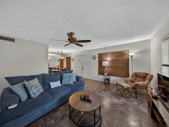 2901 NW 47th Ter 245A, Lauderdale Lakes FL 33313