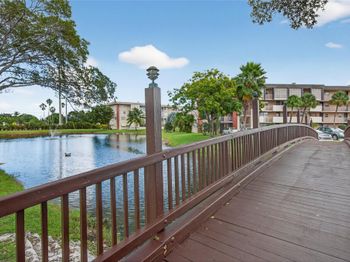 2901 NW 47th Ter