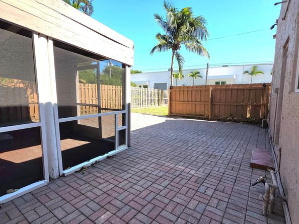 511 Upland Road, West Palm Beach FL 33401