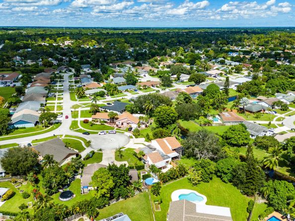 12518 Teakwood Court, Wellington FL 33414