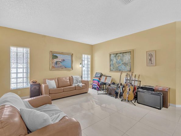6264 NW 38th Drive, Coral Springs FL 33067
