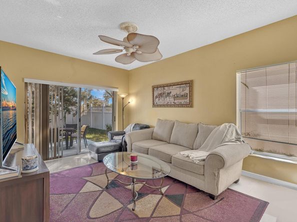 6264 NW 38th Drive, Coral Springs FL 33067