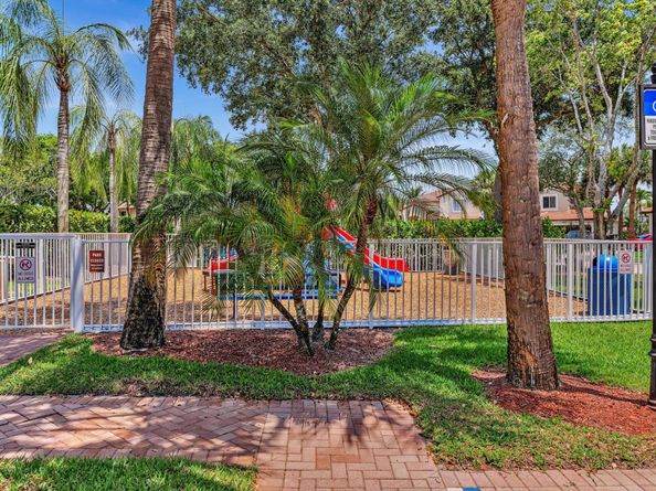 6264 NW 38th Drive, Coral Springs FL 33067