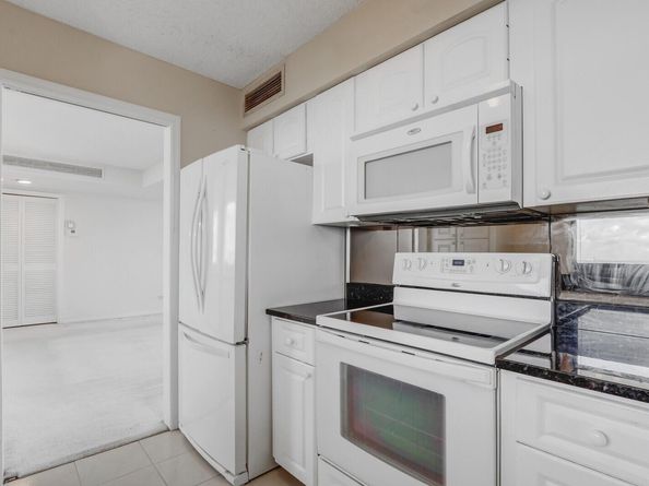 132 Lakeshore Drive 1117, North Palm Beach FL 33408