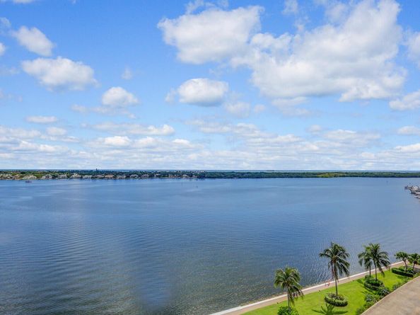 132 Lakeshore Drive 1117, North Palm Beach FL 33408