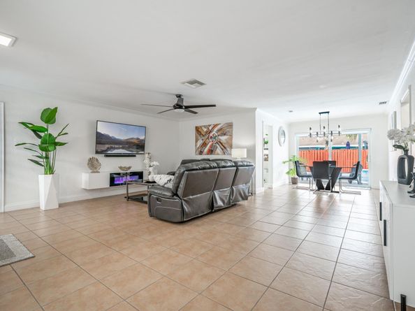 9511 NW 21st Mnr, Sunrise FL 33322