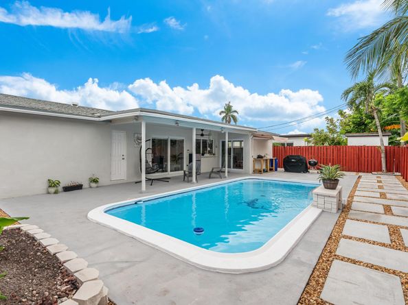 9511 NW 21st Mnr, Sunrise FL 33322