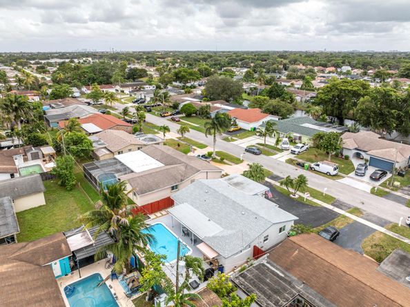 9511 NW 21st Mnr, Sunrise FL 33322