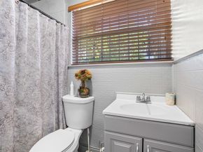 45 NE 212th St, Miami FL 33179