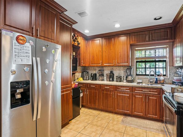 45 NE 212th St, Miami FL 33179