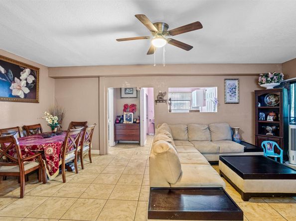 45 NE 212th St, Miami FL 33179