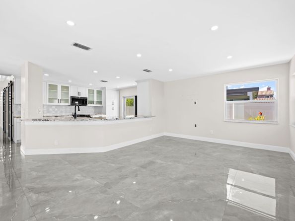 23162 L'Ermitage Circle, Boca Raton FL 33433