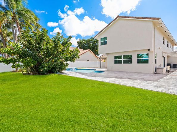 23162 L'Ermitage Circle, Boca Raton FL 33433