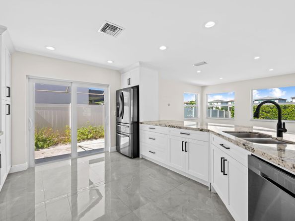 23162 L'Ermitage Circle, Boca Raton FL 33433