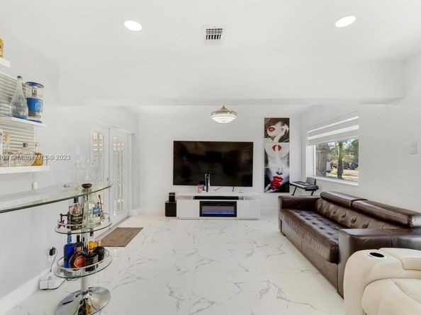 6841 Atlanta Street, Hollywood FL 33024