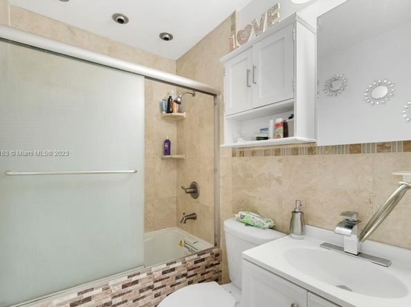 6841 Atlanta Street, Hollywood FL 33024