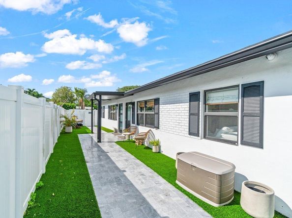 217 NE 11th Street 217219, Delray Beach FL 33444