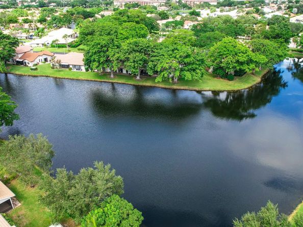 619 Deer Creek North Shore Dr 619, Deerfield Beach FL 33442