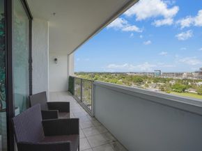 5600 N Flagler Drive 907, West Palm Beach FL 33407