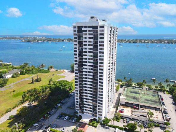 5600 N Flagler Drive 907, West Palm Beach FL 33407
