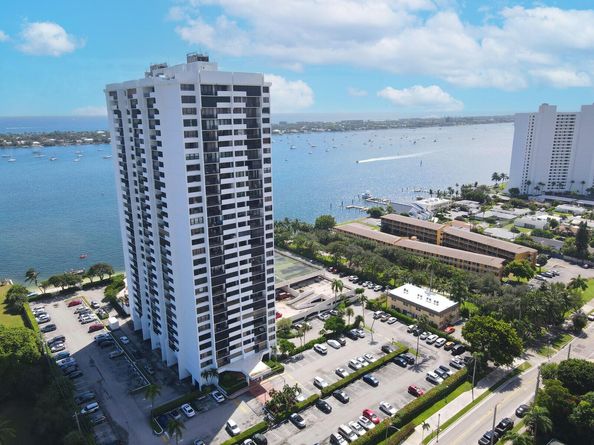5600 N Flagler Drive 907, West Palm Beach FL 33407