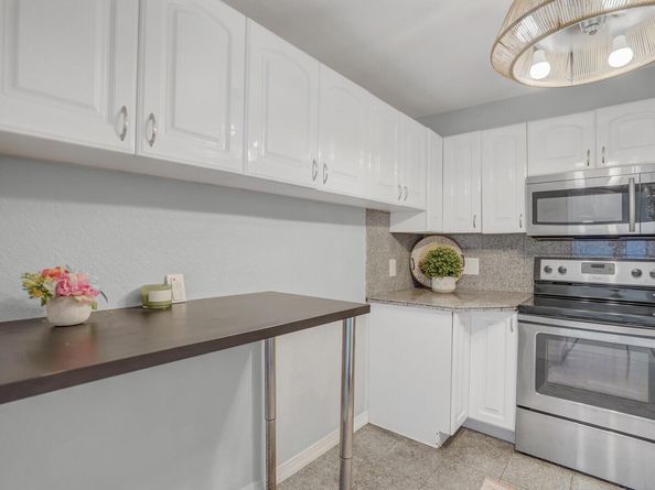 5600 N Flagler Drive 907, West Palm Beach FL 33407