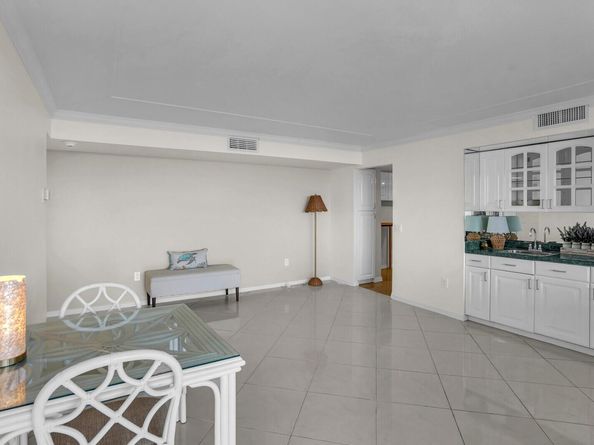 5600 N Flagler Drive 907, West Palm Beach FL 33407
