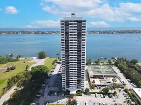 5600 N Flagler Drive 907, West Palm Beach FL 33407
