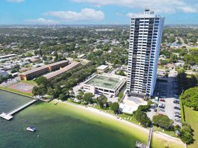 5600 N Flagler Drive 907, West Palm Beach FL 33407