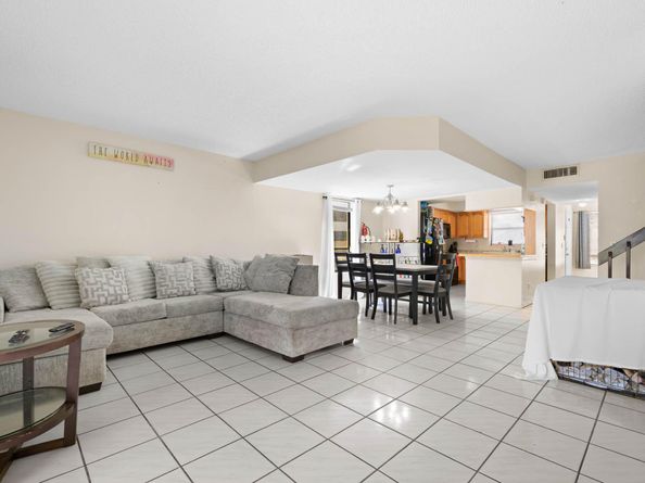 3755 Mil Stream Ct, Greenacres FL 33463